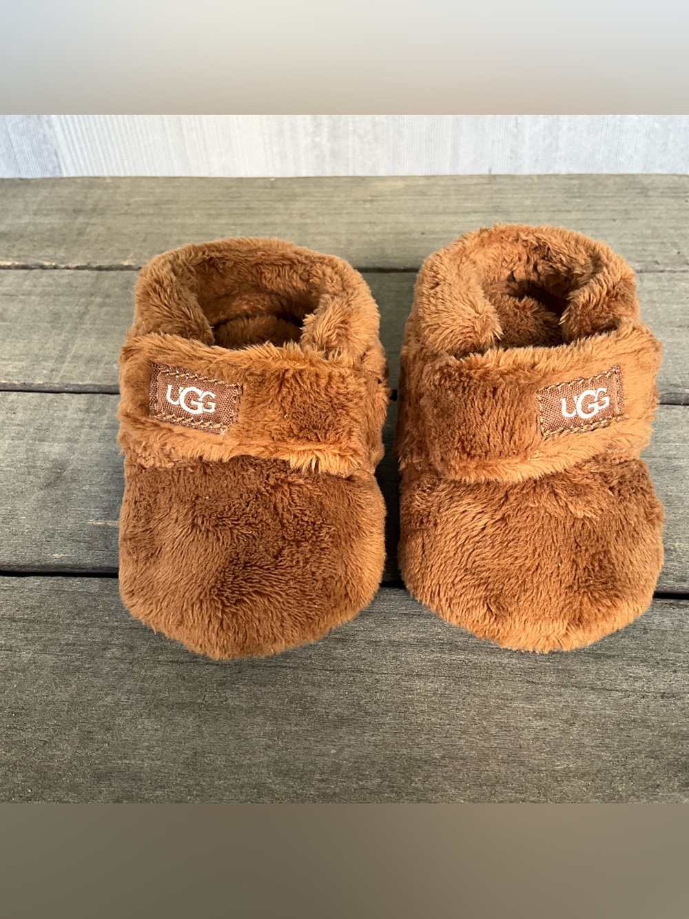UGG Bixbee Baby Faux-Fur Velcro Strap Booties in Chestnut Size 1